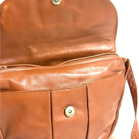 Chic Brown Leather Crossbody Bag - Picture 7 of 8